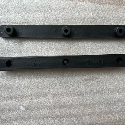 comprar Monforts Stenter Machine Parts Montex Sliding Rell Polyester Material Black Color GGM158 Fabricación en línea